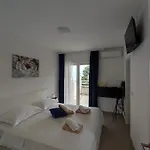 Mir * Makarska